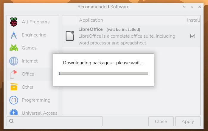 Downloading packages - please wait と表示されている