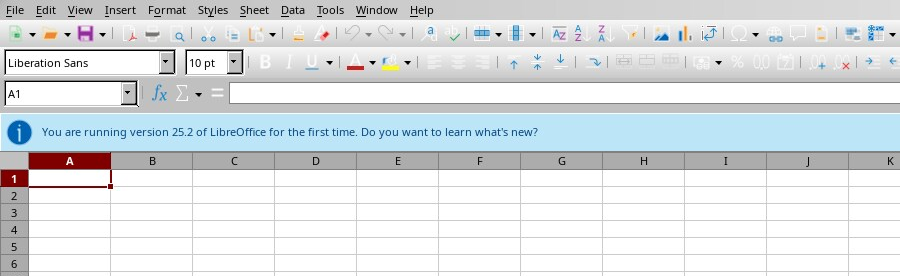LibreOffice Calcのメニューが英語表示になっている